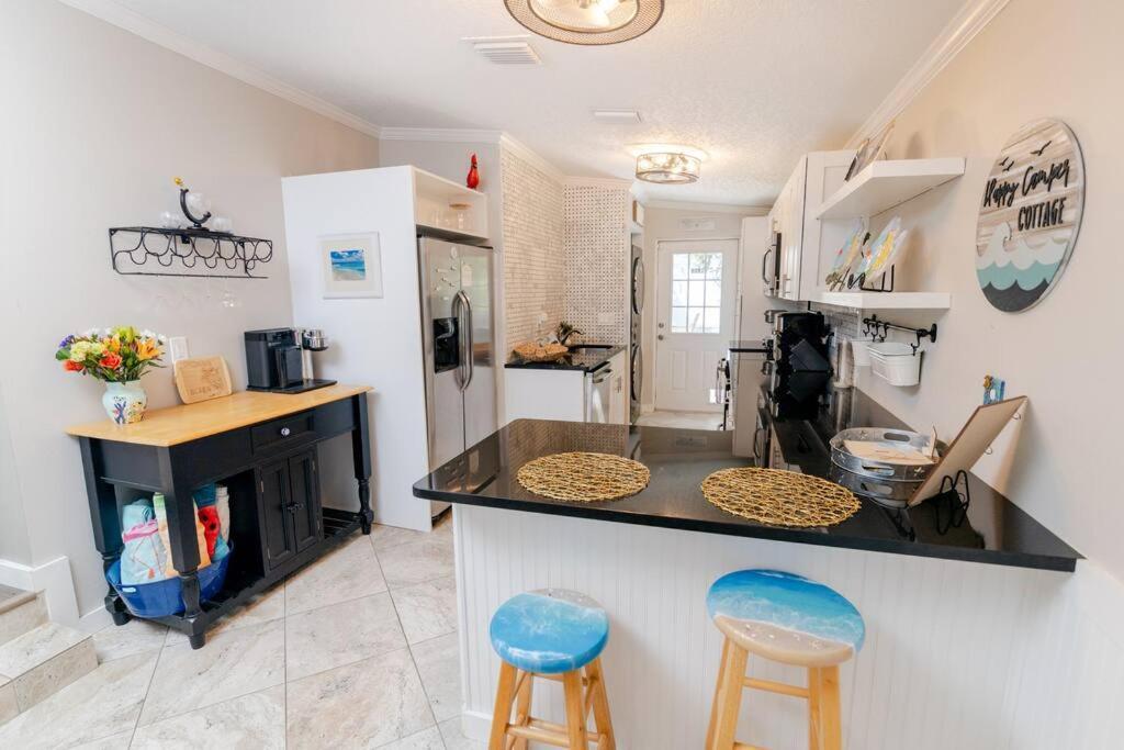 Happy Camper - Cozy Oasis With Hot Tub *