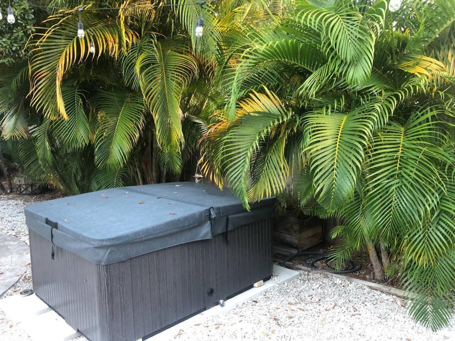 Holiday home Happy Camper - Cozy Oasis With Hot Tub Palm Harbor