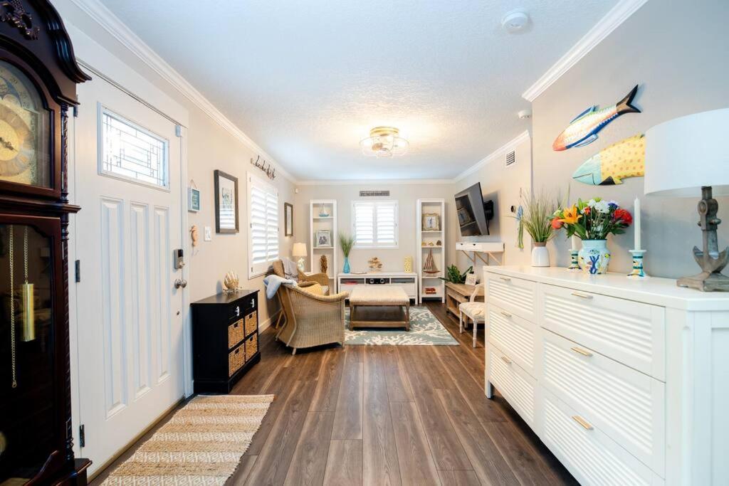 Happy Camper - Cozy Oasis With Hot Tub