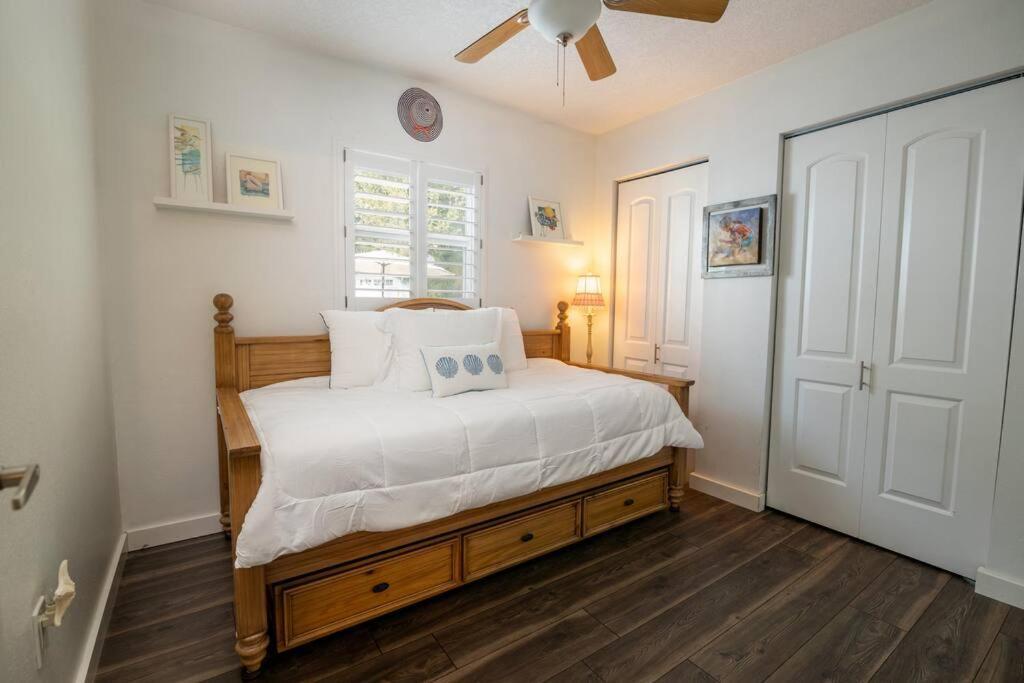 Happy Camper - Cozy Oasis With Hot Tub * Palm Harbor